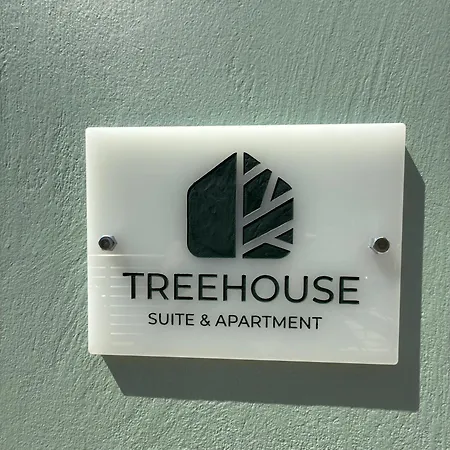 Treehouse And Apartment Sidárion